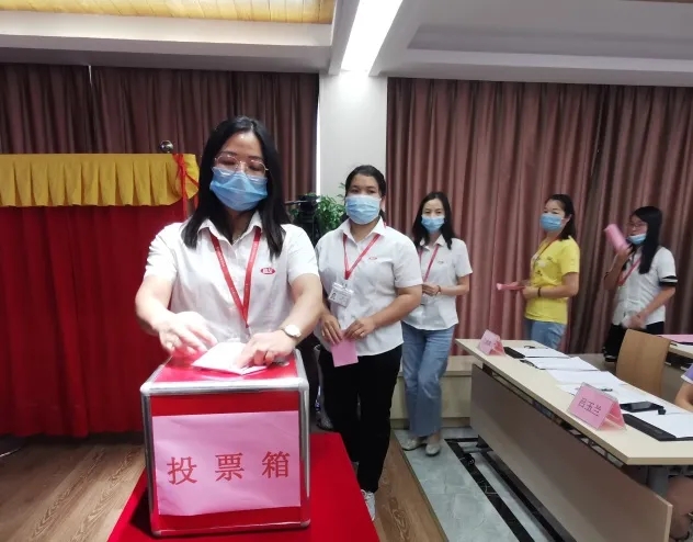 ϲѶ㶫ѸŮϻʽ (3)